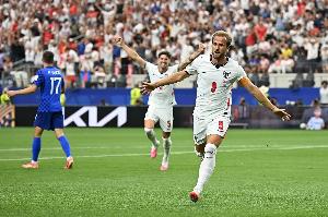 凯恩：图赫尔中场休息时说，放开束缚，最坏的情况又能怎么样呢？